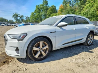 AUDI E-TRON PREMIUM PLUS