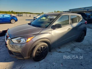 NISSAN KICKS S
