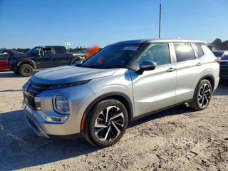 MITSUBISHI OUTLANDER SE