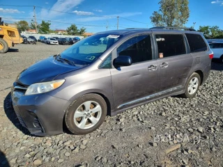 TOYOTA SIENNA LE