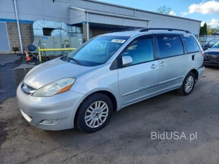 TOYOTA SIENNA XLE LIMITED