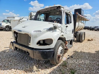 FREIGHTLINER M2