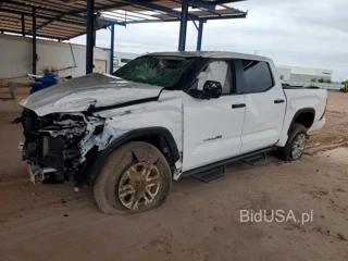 TOYOTA TUNDRA SR5