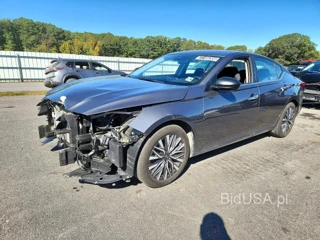 NISSAN ALTIMA SV