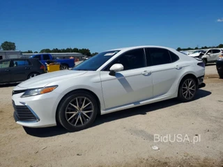 TOYOTA CAMRY XLE
