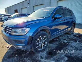 VOLKSWAGEN TIGUAN SE