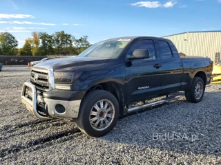 TOYOTA TUNDRA DOUBLE CAB SR5