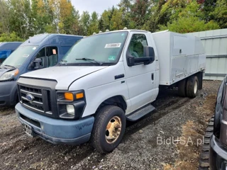 FORD ECONOLINE E450 SUPER DUTY CUTAWAY VAN