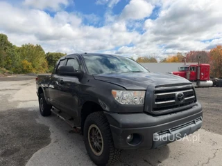 TOYOTA TUNDRA DOUBLE CAB SR5