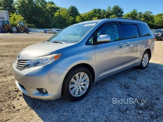 TOYOTA SIENNA XLE 7-PASSENGER