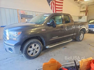 TOYOTA TUNDRA DOUBLE CAB SR5