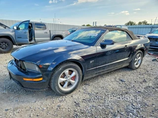 FORD MUSTANG GT