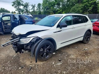 VOLKSWAGEN TIGUAN SE R-LINE BLACK