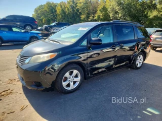 TOYOTA SIENNA LE