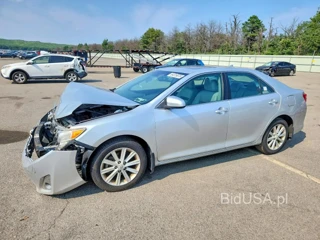 TOYOTA CAMRY XLE V6