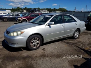 TOYOTA CAMRY LE V6