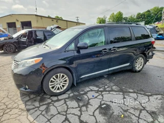 TOYOTA SIENNA XLE 8-PASSENGER