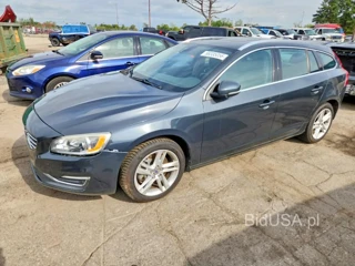 VOLVO V60 PLATINUM