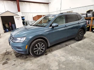 VOLKSWAGEN TIGUAN SE