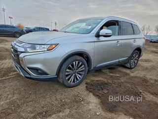 MITSUBISHI OUTLANDER SE