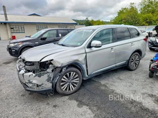 MITSUBISHI OUTLANDER SE