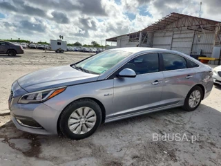 HYUNDAI SONATA HYBRID SE