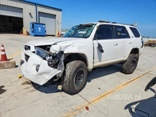 TOYOTA 4RUNNER SR5 PREMIUM
