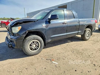TOYOTA TUNDRA DOUBLE CAB SR5