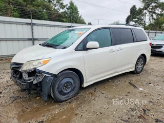 TOYOTA SIENNA XLE 8-PASSENGER