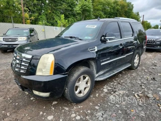 CADILLAC ESCALADE LUXURY