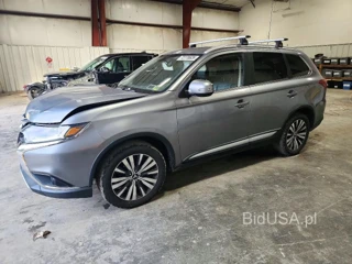 MITSUBISHI OUTLANDER SE