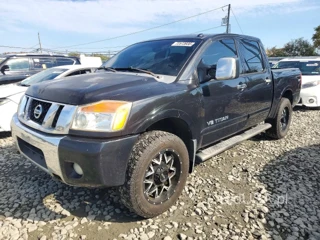 NISSAN TITAN SV