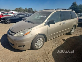 TOYOTA SIENNA LE 8-PASSENGER