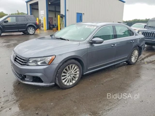 VOLKSWAGEN PASSAT SE