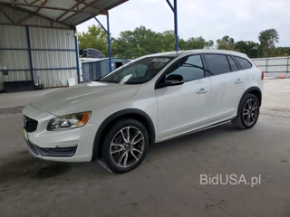 VOLVO V60 CROSS COUNTRY PREMIER