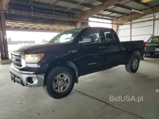 TOYOTA TUNDRA DOUBLE CAB SR5