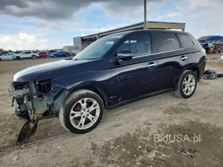 MITSUBISHI OUTLANDER SE