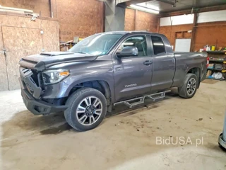 TOYOTA TUNDRA SR5