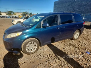 TOYOTA SIENNA