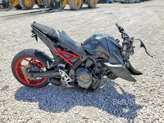 SUZUKI GSX800 R