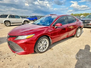 TOYOTA CAMRY HYBRID XLE