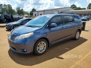 TOYOTA SIENNA XLE 8-PASSENGER