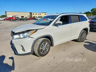 TOYOTA HIGHLANDER XLE