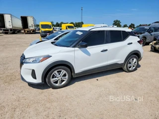 NISSAN KICKS S