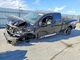 NISSAN TITAN SV
