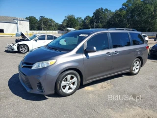 TOYOTA SIENNA LE
