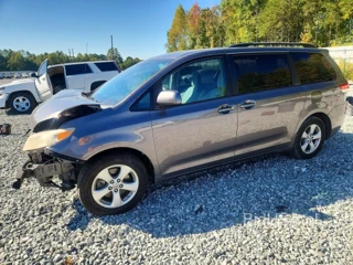 TOYOTA SIENNA LE