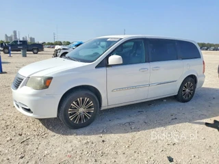 CHRYSLER TOWN & COUNTRY S