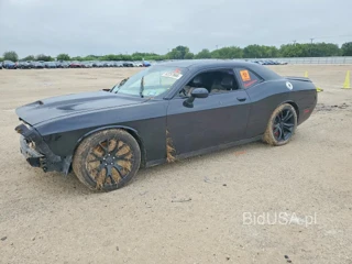 DODGE CHALLENGER SRT 392