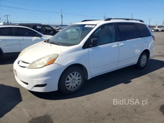 TOYOTA SIENNA LE 8-PASSENGER